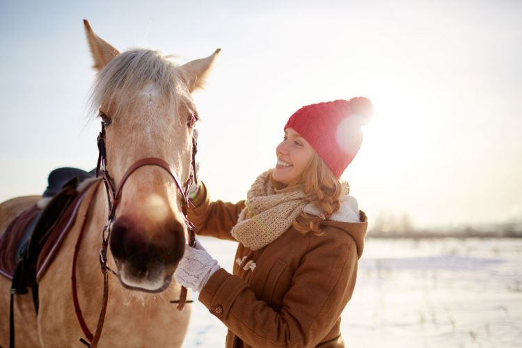 How to prevent horse coat fading